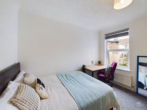 bed 4- click for photo gallery